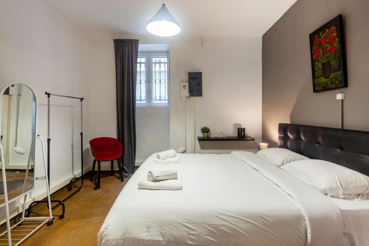 Charming Apartment In The Heart Of Plaka Athens Exterior photo